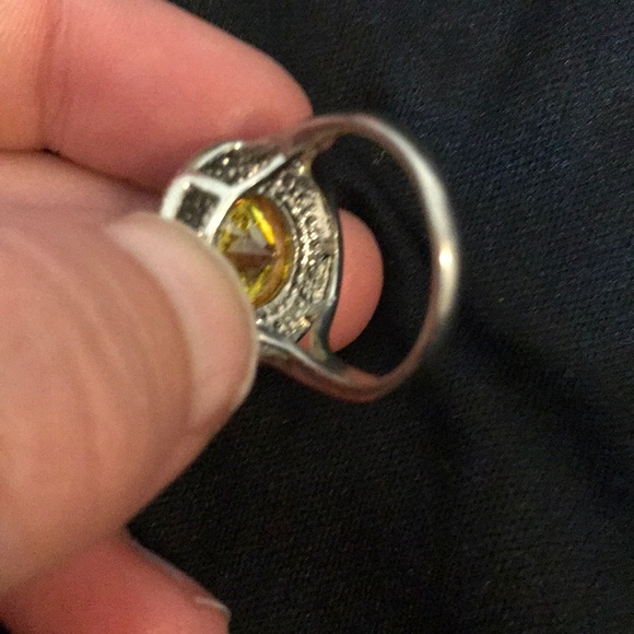 Yellow Jeweled Ring - Picture 6 of 6